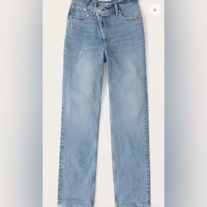 Abercrombie Ultra High Rise 90’s Straight Jean